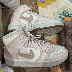 Womens size 9 Nike Dunks